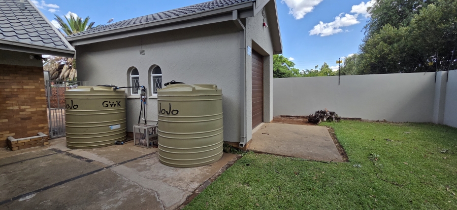 4 Bedroom Property for Sale in Hillcrest Northern Cape